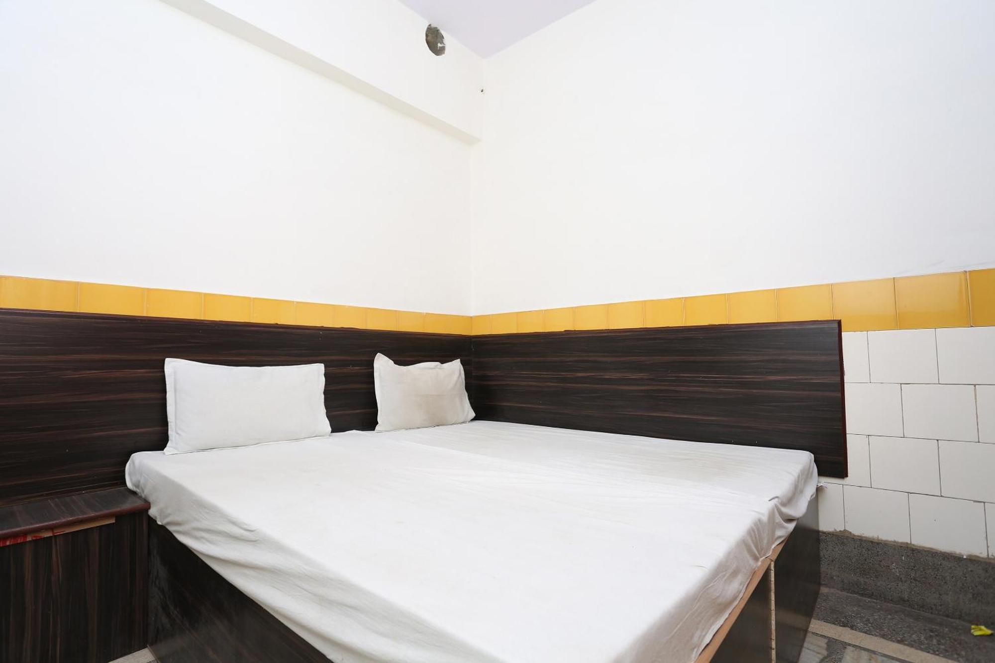 Spot On Hotel Anand Bhawan Alīgarh Eksteriør bilde