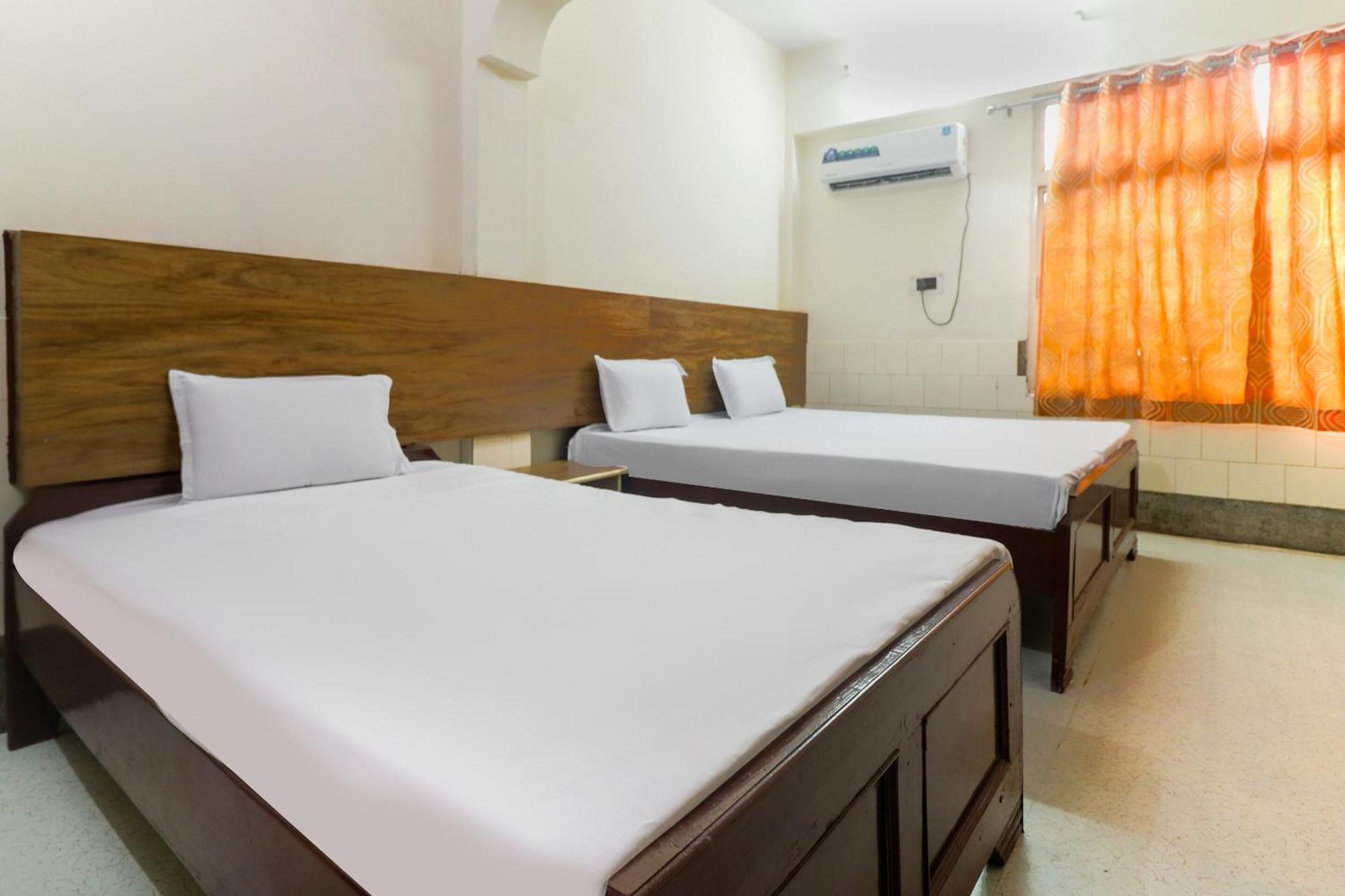 Spot On Hotel Anand Bhawan Alīgarh Eksteriør bilde